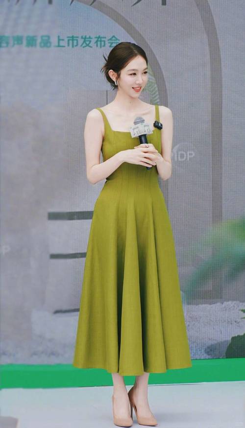 绿裙子怎么搭配图片