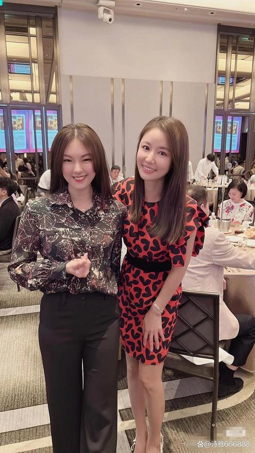 朋友聚会穿什么衣服