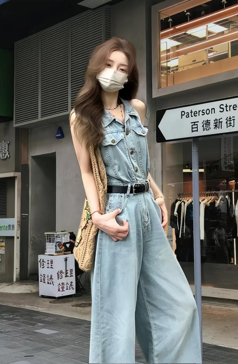 连体裤里面怎么搭配什么外套
