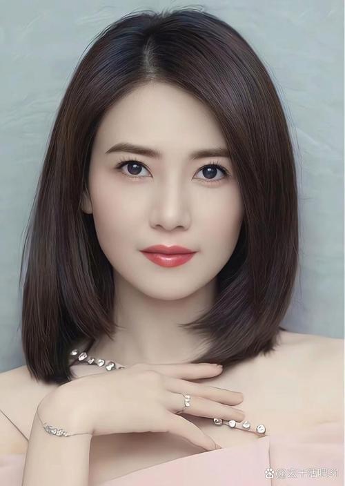 高圆圆什么脸型