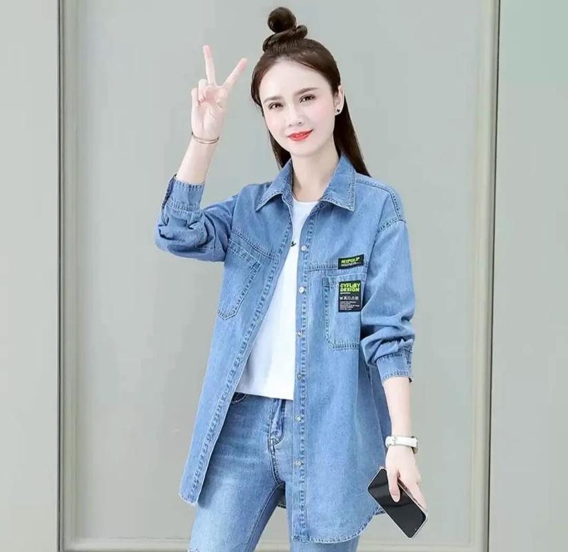 蓝色长款衣服怎么搭配图片欣赏