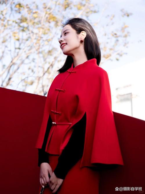 红色的斗篷怎么搭配衣服好看图片大全
