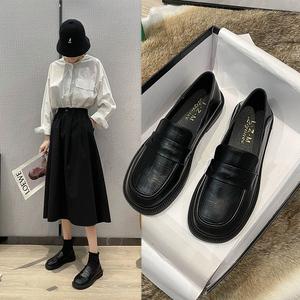 黑色英伦鞋女怎么搭配图片欣赏