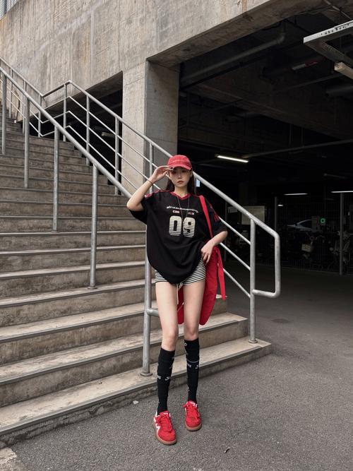 黑皮肤红衣服怎么搭配图片大全