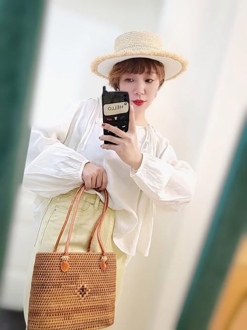 韩版白帽子怎么搭配衣服好看图片