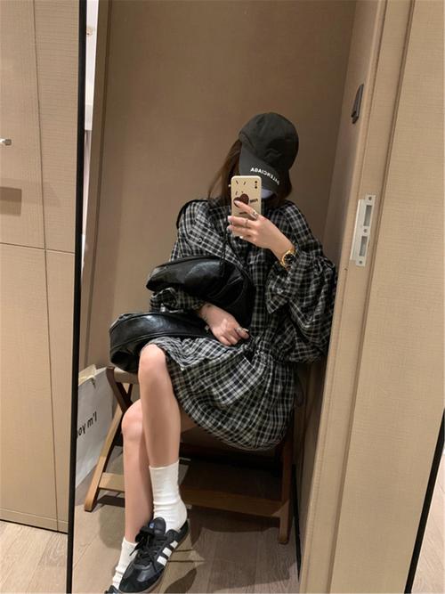 格子中长外套怎么搭配图片大全
