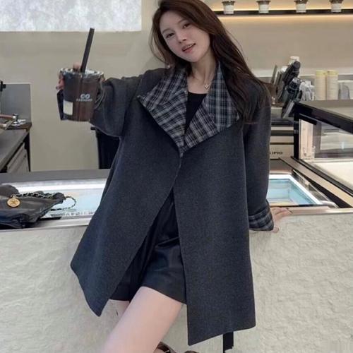 格子女外套怎么搭配图片