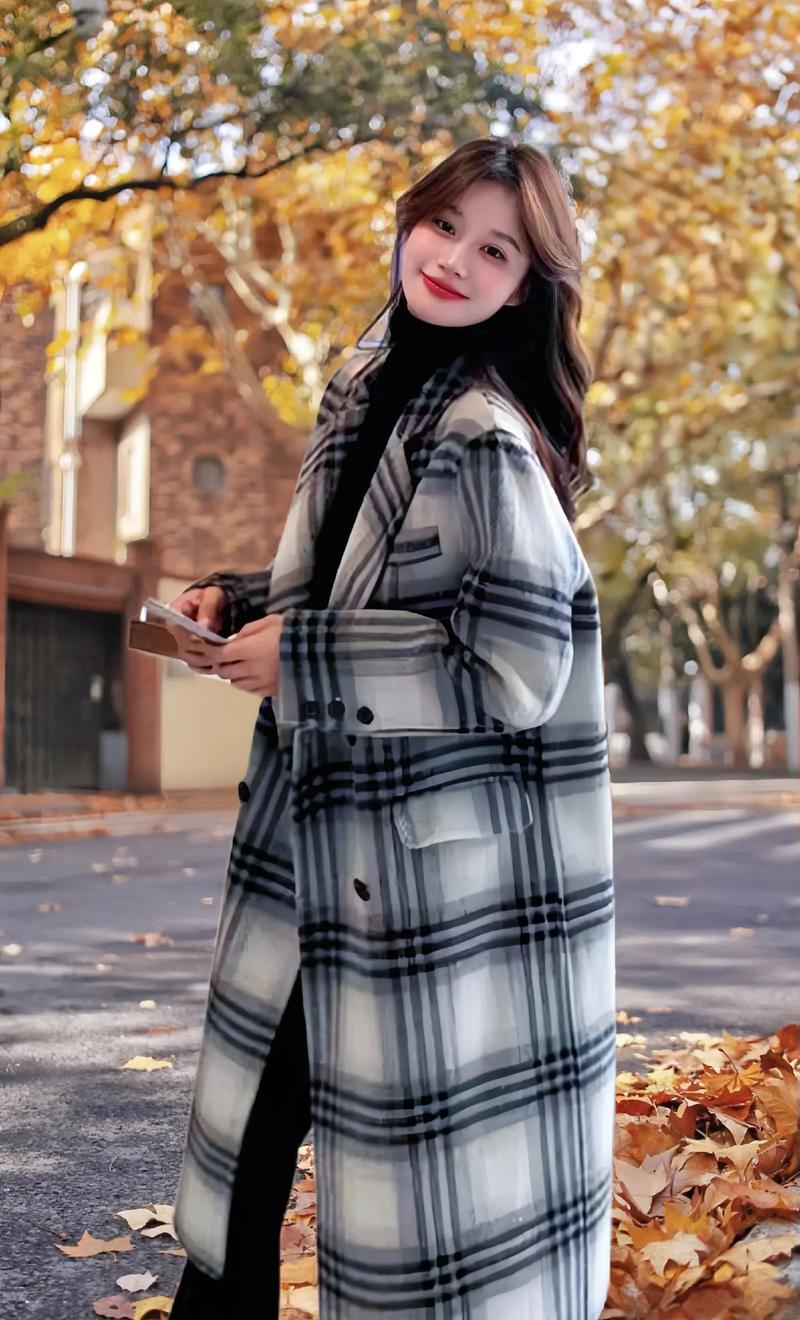 格子女外套怎么搭配什么裤子好看吗