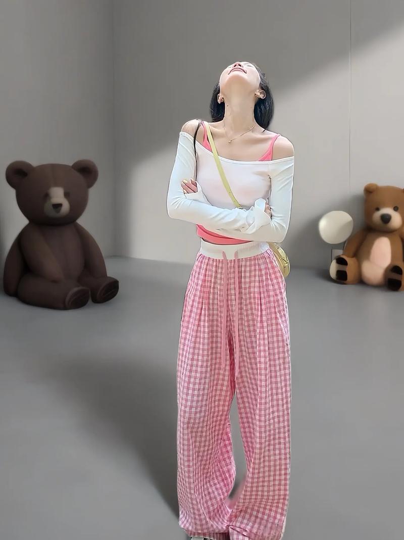 粉色格子短裤怎么搭配图片大全