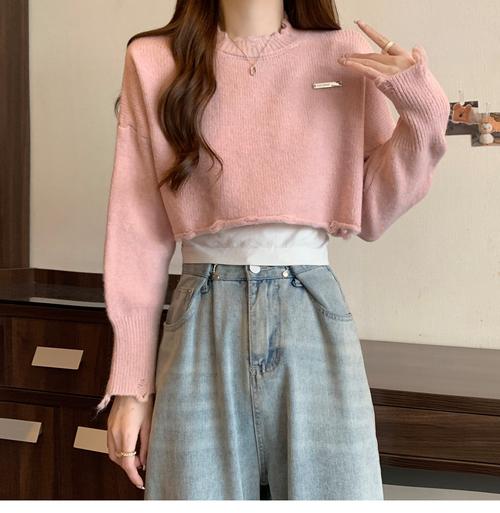 短款毛衣怎么搭配衣服好看图片