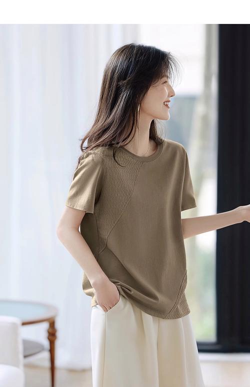 今年流行什么款式衣服
