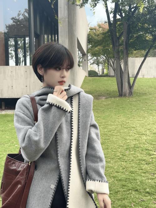 短发怎么搭配秋装