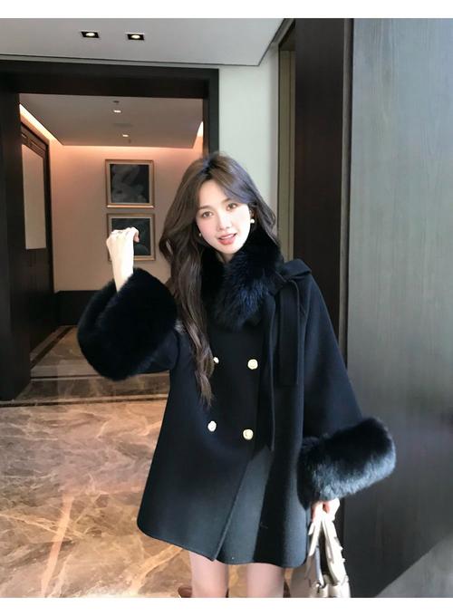 斗篷毛呢大衣怎么搭配图片