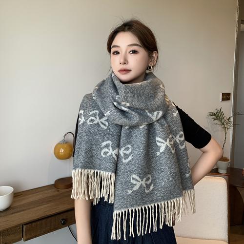 冬天大围巾怎么搭配衣服图片女生图片