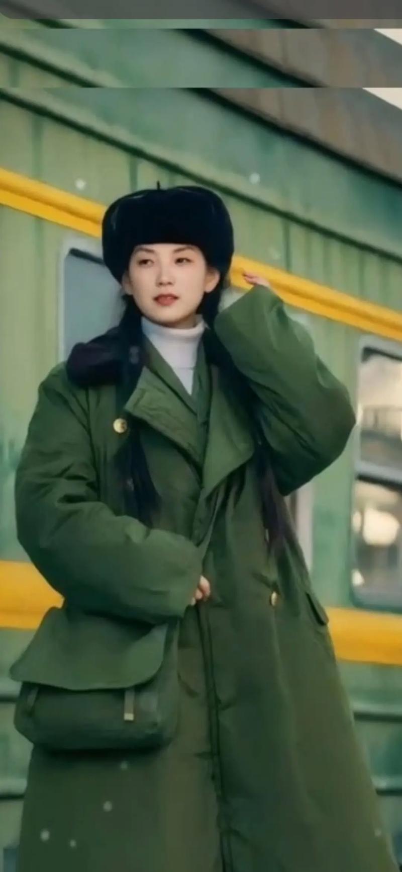 冬季军大衣怎么搭配图片女