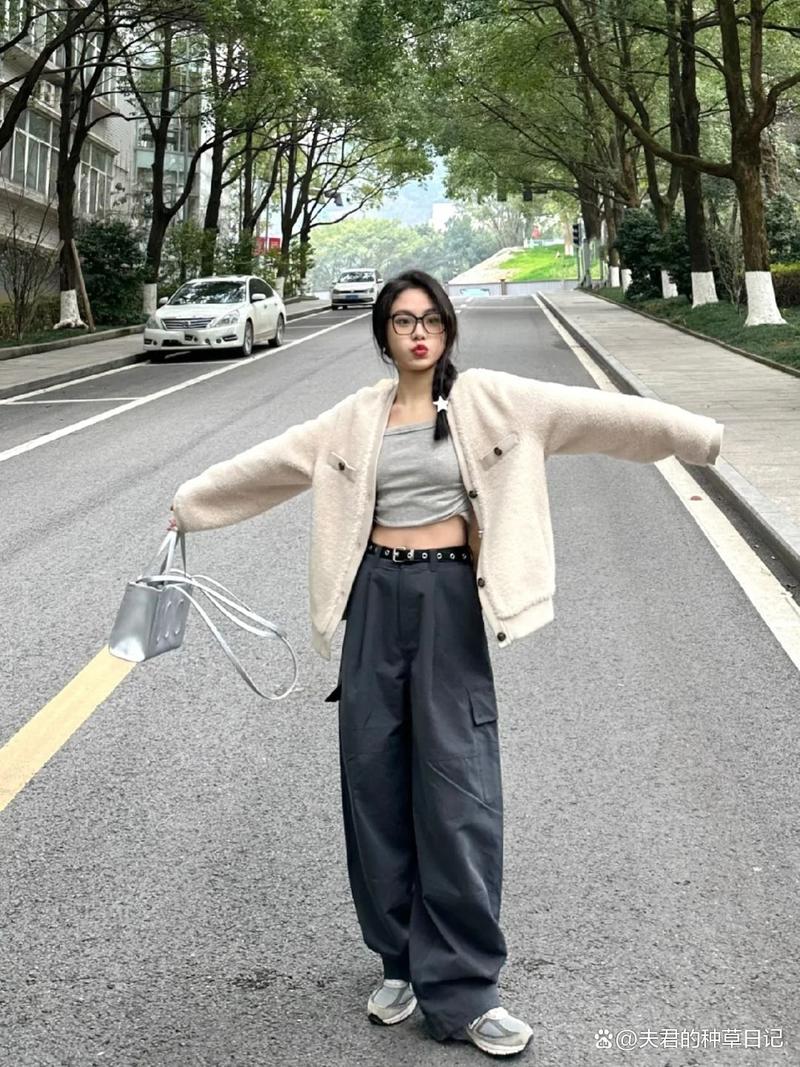 大屁股粗腿女怎么搭配衣服好看图片