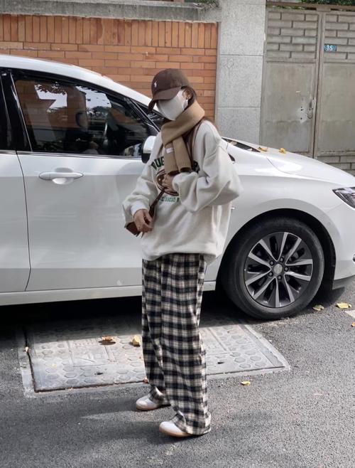大格子阔腿裤怎么搭配外套