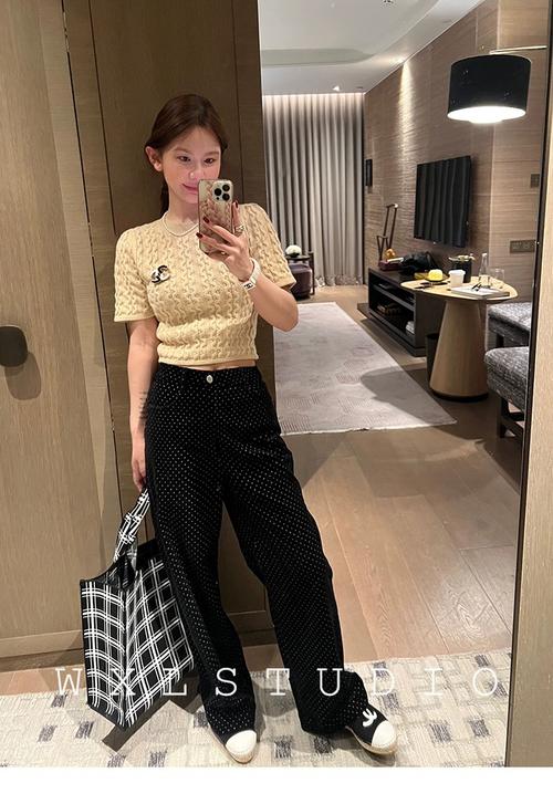 打底短袖穿毛衣怎么搭配什么外套好看