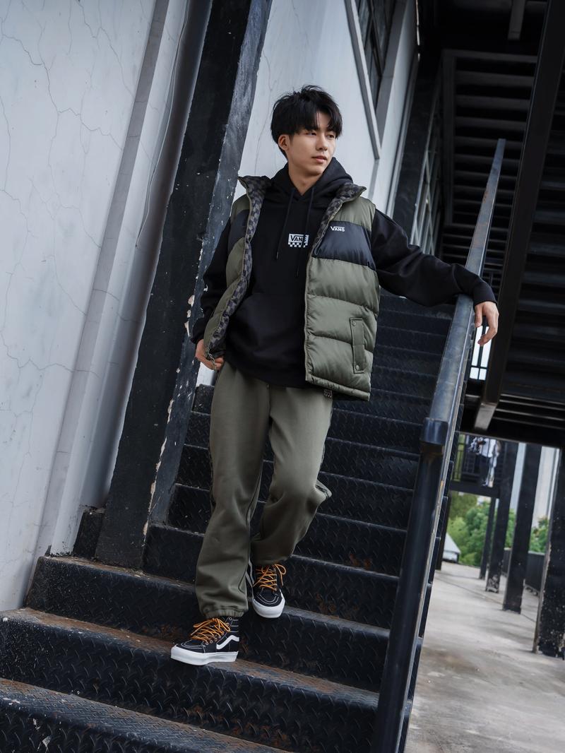 穿黑色鞋子怎么搭配衣服好看图片欣赏