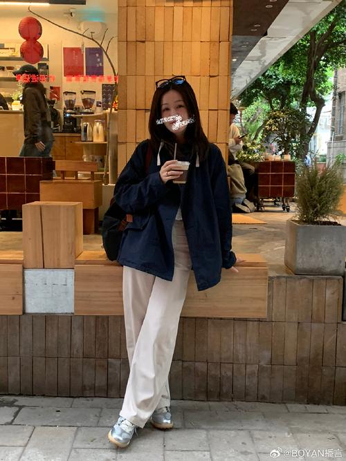 藏蓝色薄风衣怎么搭配图片大全