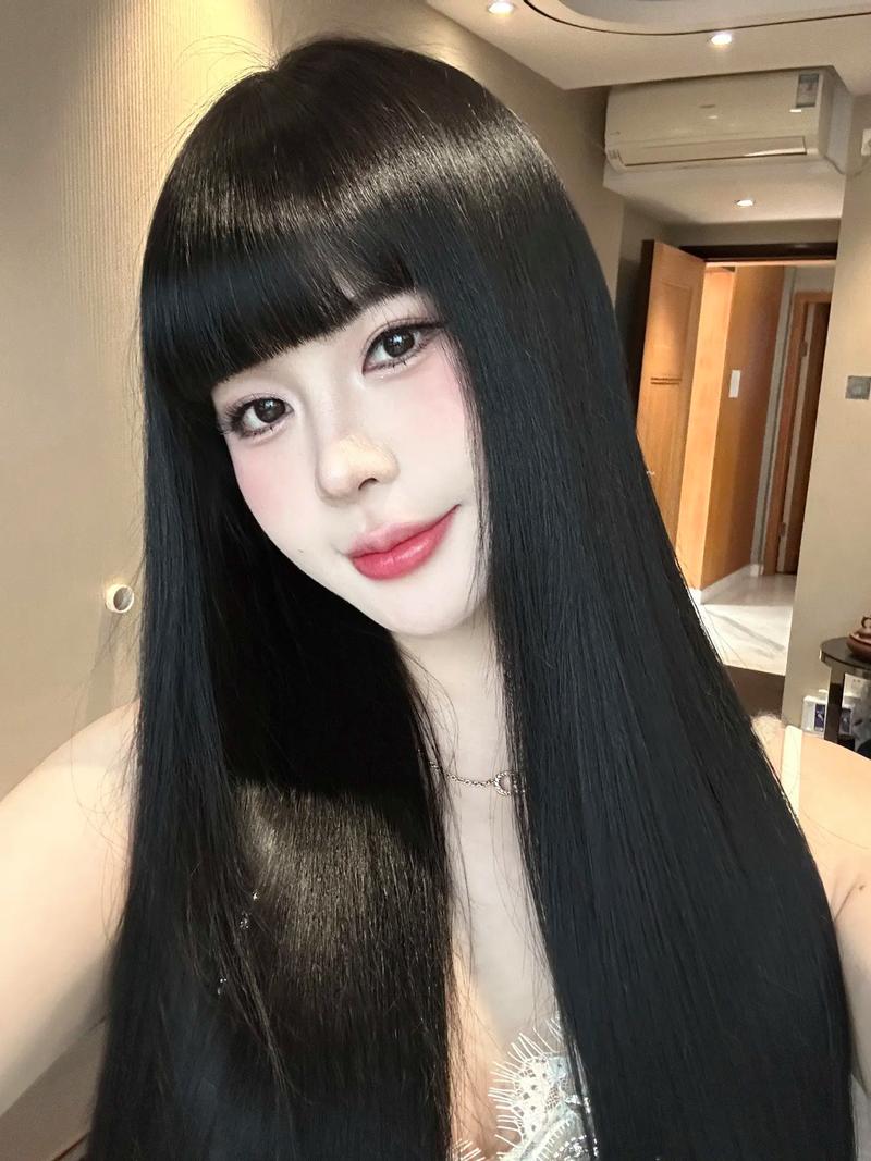 黑长直适合什么刘海