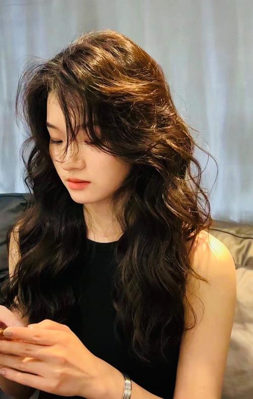 大脸什么发型