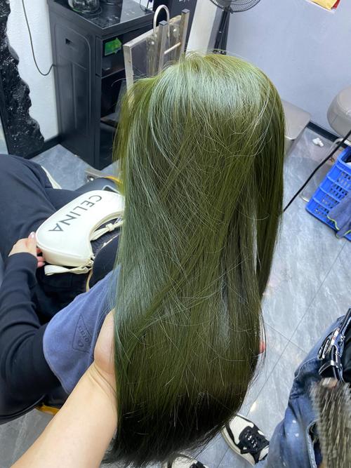 绿色染色怎么搭配