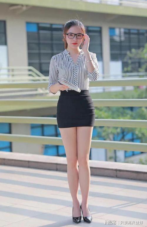 包臀长裙搭配什么鞋子