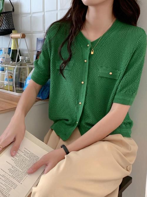 绿色韩版短袖怎么搭配裤子