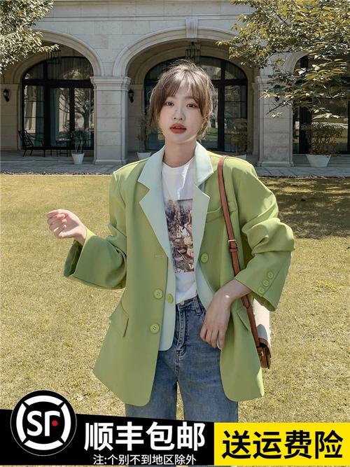 绿色的短外套怎么搭配图片