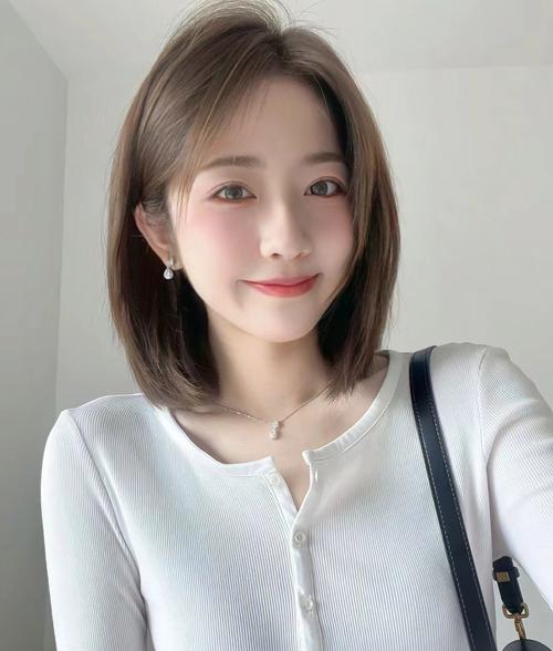 圆脸适合什么头型女