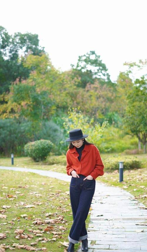 亮橘红色怎么搭配