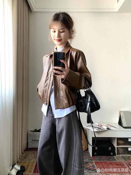 阔腿皮裤秋冬怎么搭配上衣