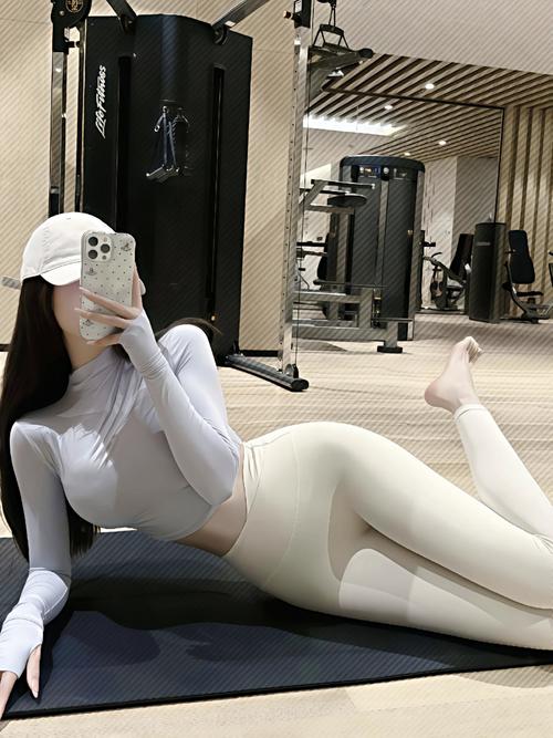 女生去健身房穿什么