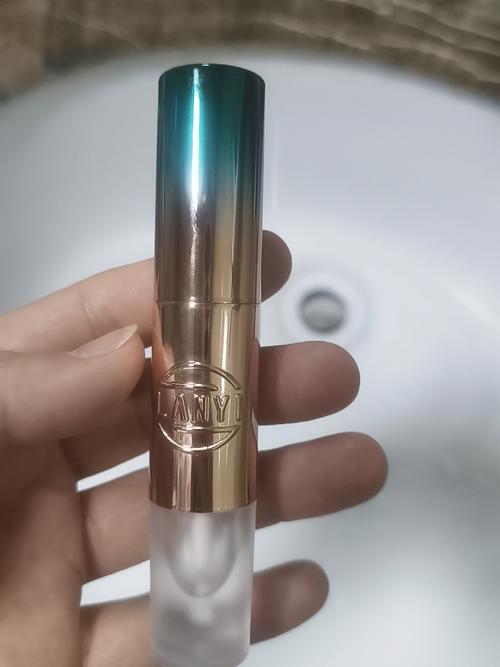 什么口红不掉色不沾杯