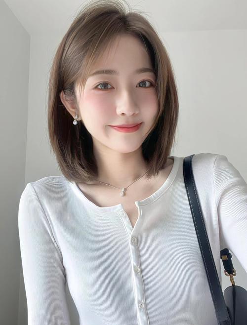 脸长什么发型好看