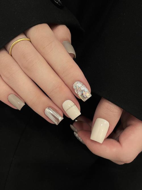 美甲跳色是什么意思