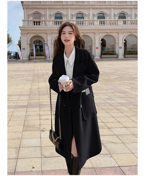 黑色中款毛呢外套怎么搭配什么裤子好看图片