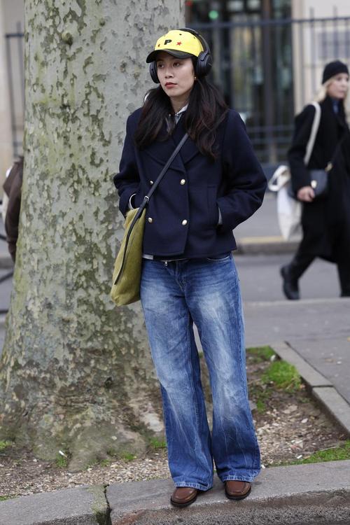 牛仔衣配什么裤子女