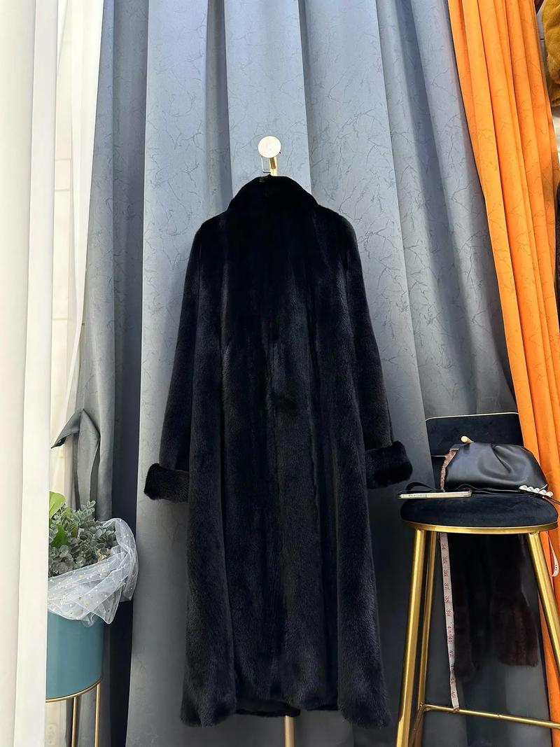 黑色中长款貂怎么搭配好看吗