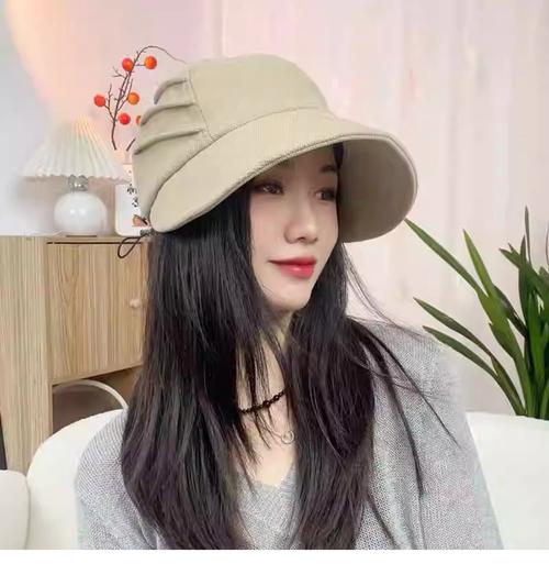 什么颜色帽子显脸白