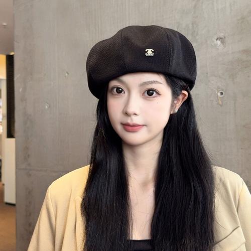什么颜色帽子显脸白