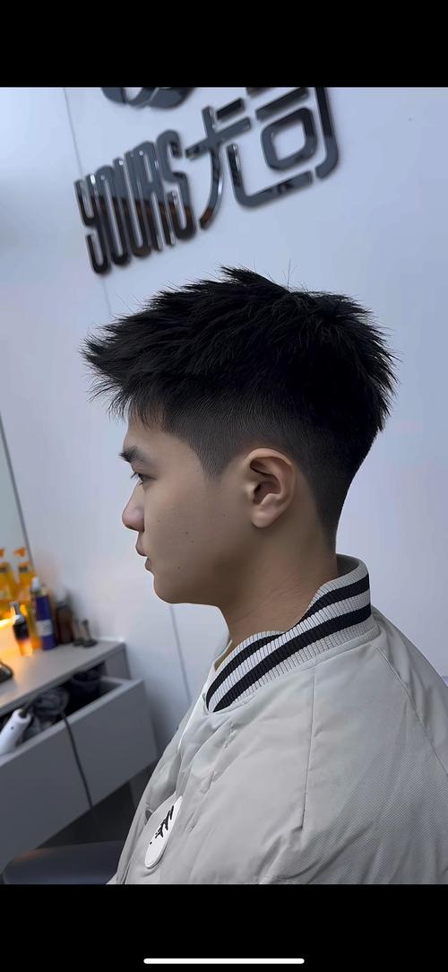男孩剪什么头型好看