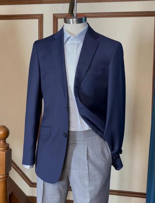 格纹西装怎么搭配图片