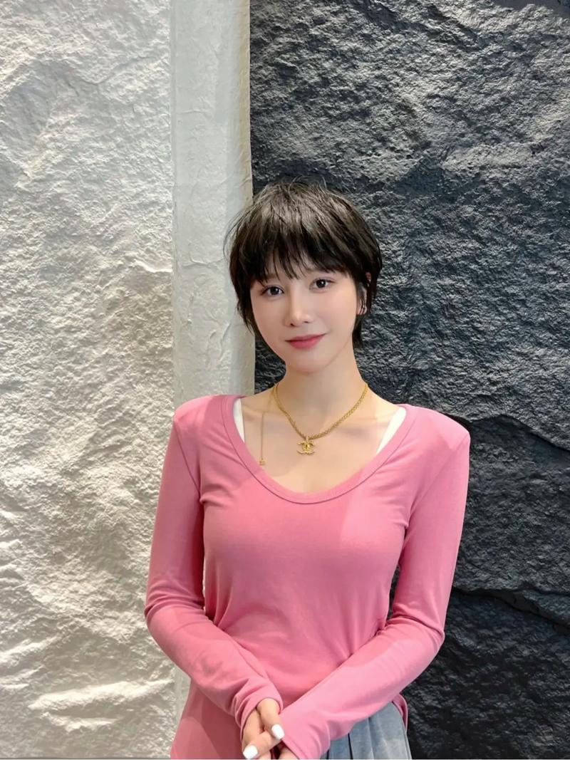 脸大剪什么短发好看