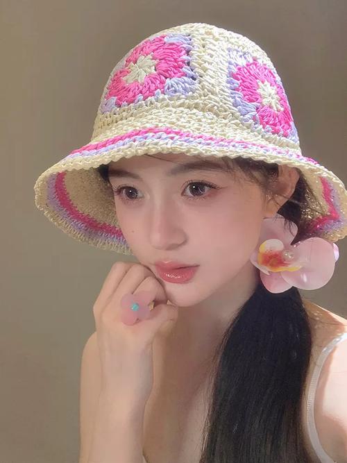 粉帽子怎么搭配图片大全