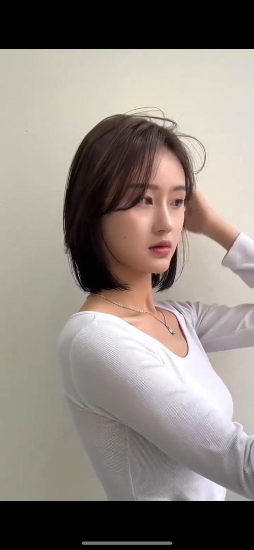 刘海少适合什么发型