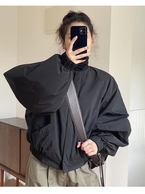短棒球棉衣怎么搭配裤子好看吗