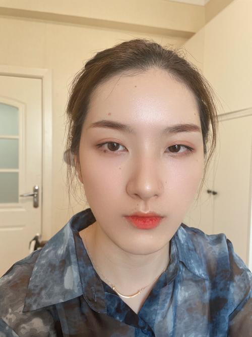 丹凤眼适合什么发型