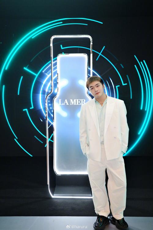 欧珀莱最新代言人男